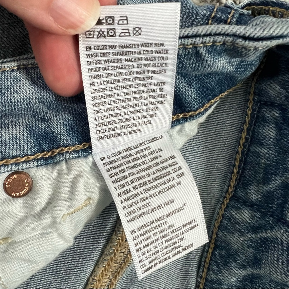 AE American Eagle Curvy Hi Rise Shortie Light Wash Jean Shorts - Picture 6 of 10